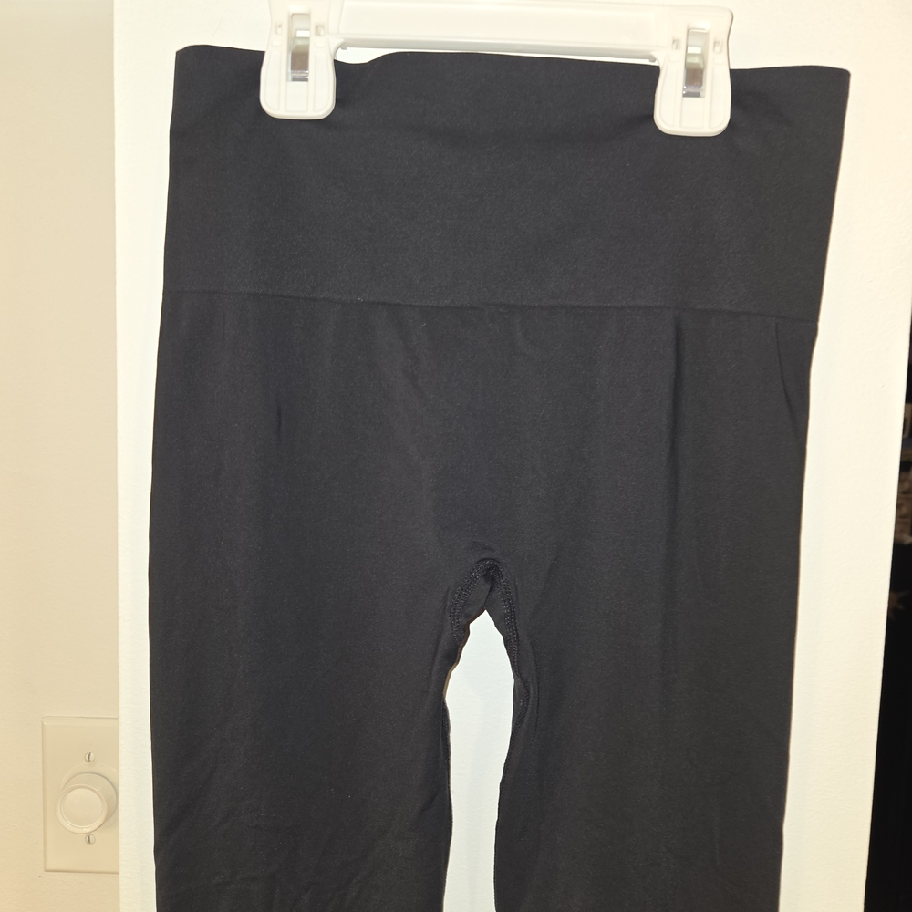 SKIMS Black Leggings
